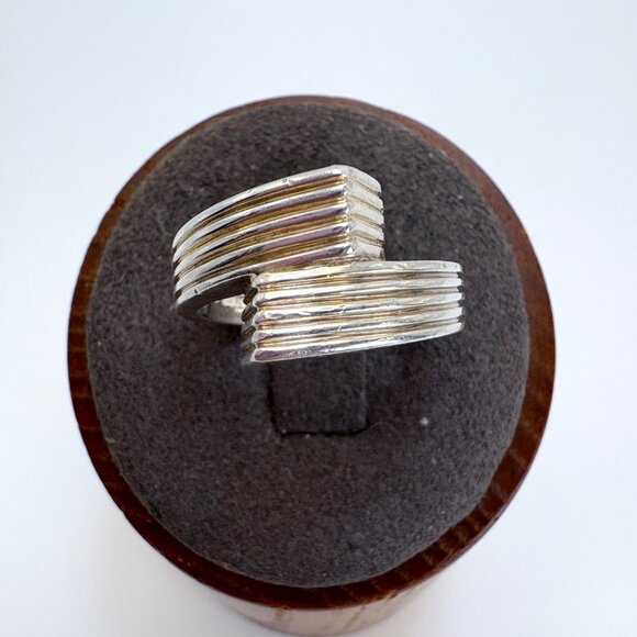 VTG Sterling Silver 925 Etched Ridged Texture Bypass Design Ring Size 7.25 - Picture 1 of 10